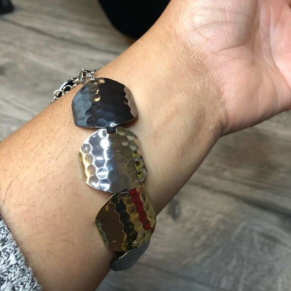 2/$20 Multi tone gold silver bronze bracelet - Picture 1 of 6